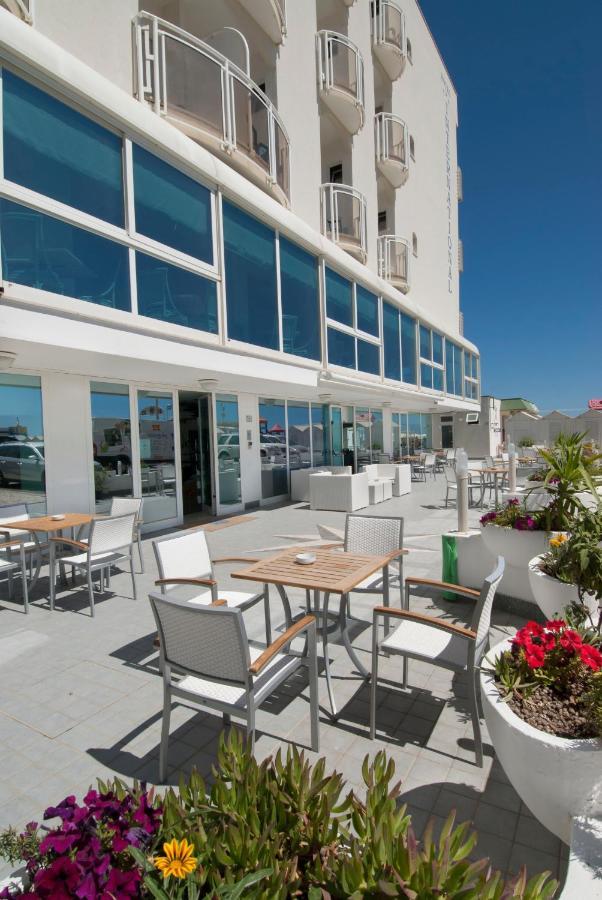 Hotel International Direttamente Sulla Sabbia Misano Adriatico Kültér fotó