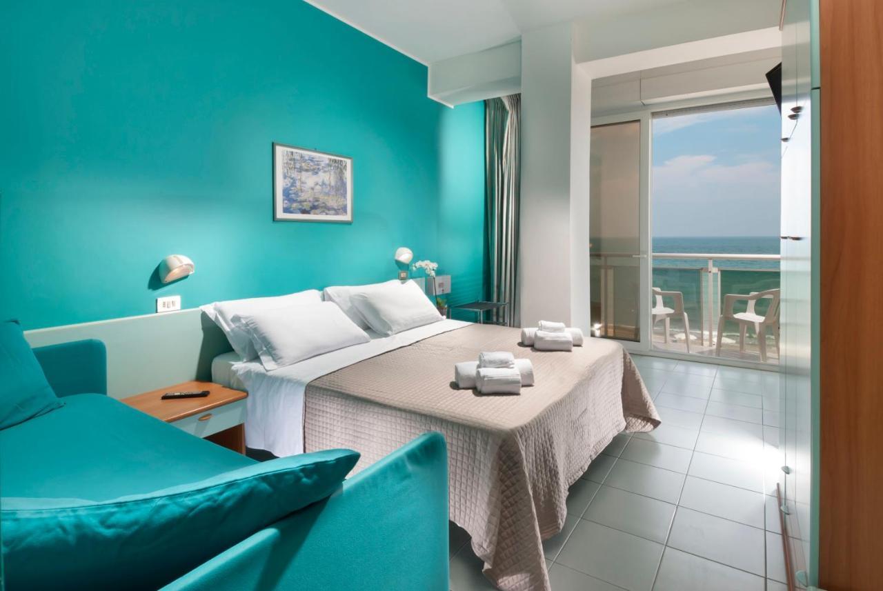 Hotel International Direttamente Sulla Sabbia Misano Adriatico Kültér fotó